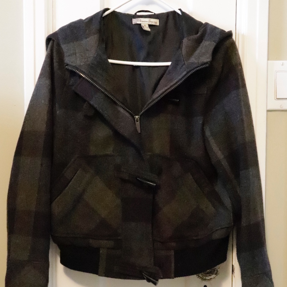 ⭐️LAST CHANCE!!⭐️Patterned wool bomber jacket
